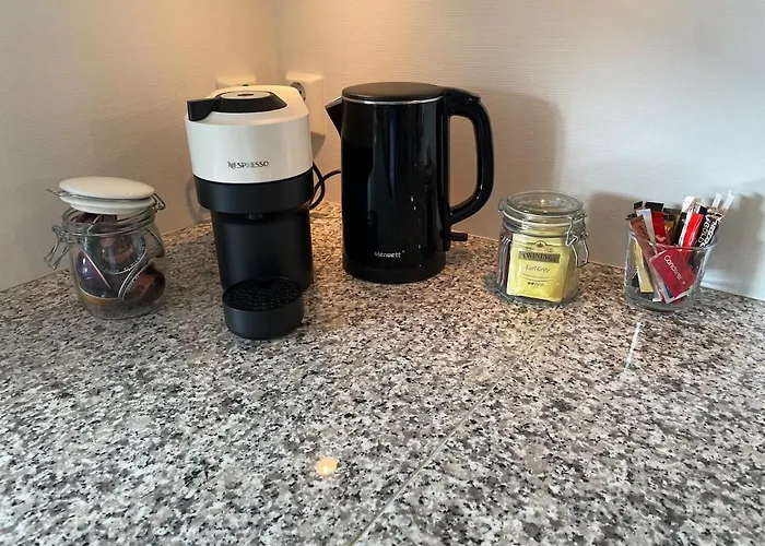 And Comfortable 公寓 *